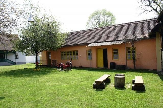 Seoski Turiziam Larva Trenkovo Kültér fotó